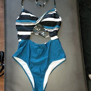 Black and Teal 1 pc